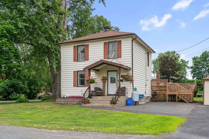 Property Photo: 9 Spruce Street ON K0C 1N0