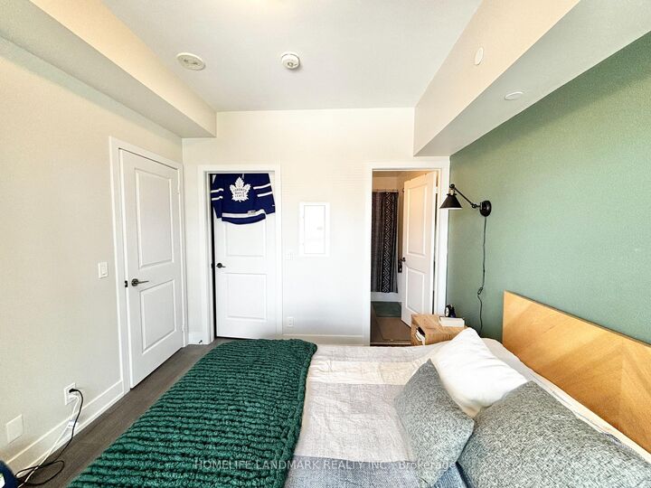 Property Photo:  11 Lillian Street 1408  ON M4S 0C3 