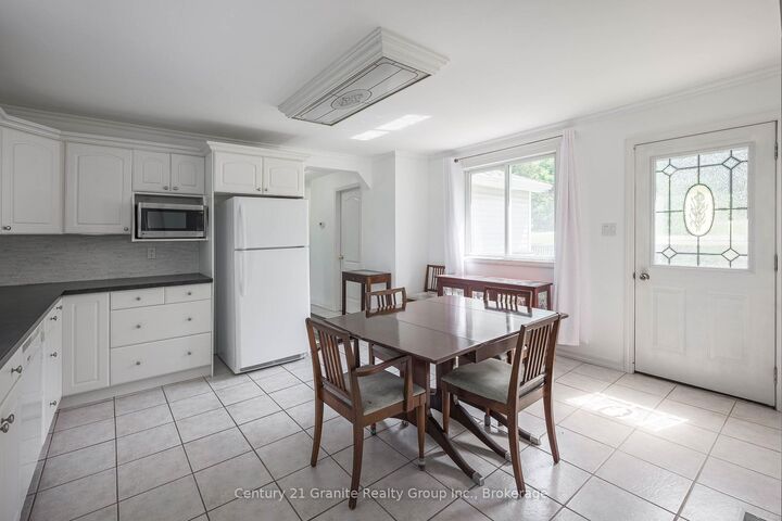 Photo de la propriété:  7177 Gelert Road  ON K0M 1S0 