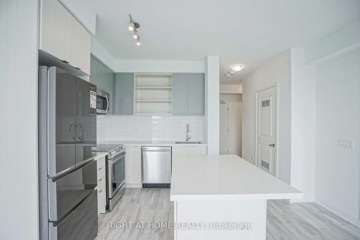 Property Photo: 4677 Glen Erin Drive 1808 ON L5M 2E3