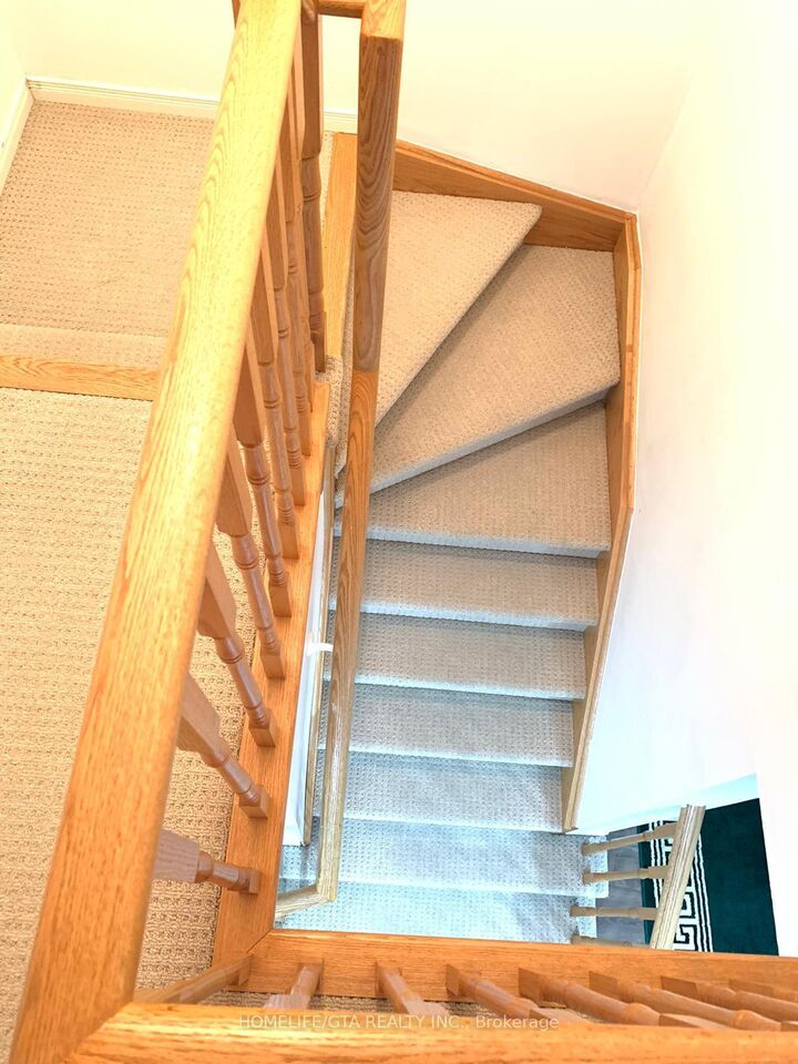 Property Photo:  92 Todhunter Crescent  ON L1Z 0K1 
