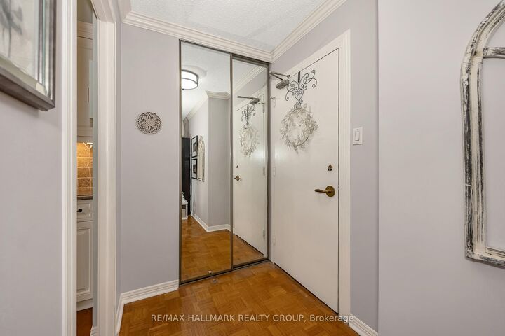 Property Photo: 2625 Regina Street 1706 ON K2B 5W8