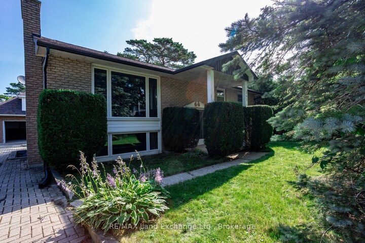 Property Photo: 257 Kingsway Street ON N2Z 1G2