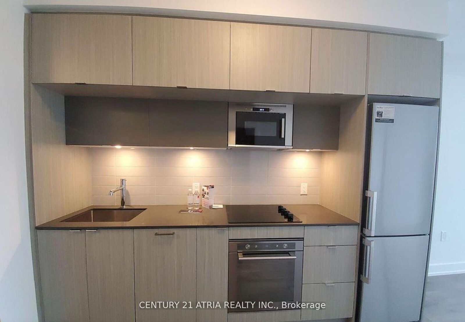 Property Photo: 575 Bloor Street E 3505 ON M4W 0B2