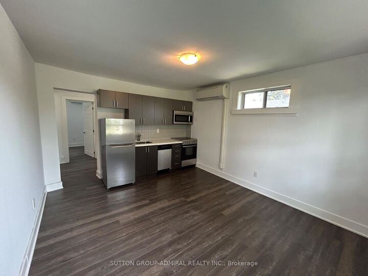Property Photo:  34 Heydon Park Road 5  ON M6J 2C8 