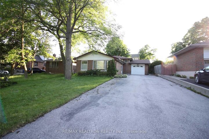 Property Photo:  180 Church Street S  ON L4C 1W6 