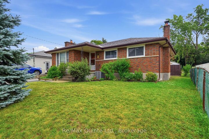 Property Photo: 87 Orchard Drive ON K8P 2K6