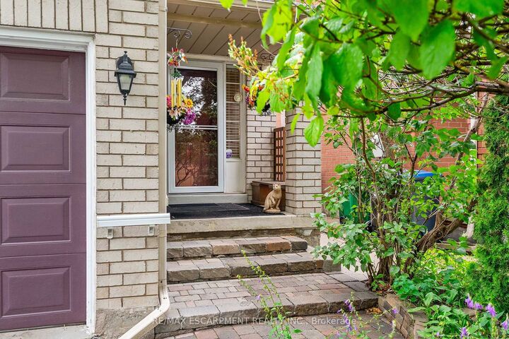 Property Photo:  16 Whiteface Crescent  ON L6X 4W6 
