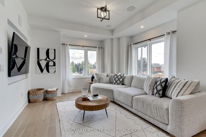 Property Photo:  146 Landsbridge Street  ON L7E 2E1 
