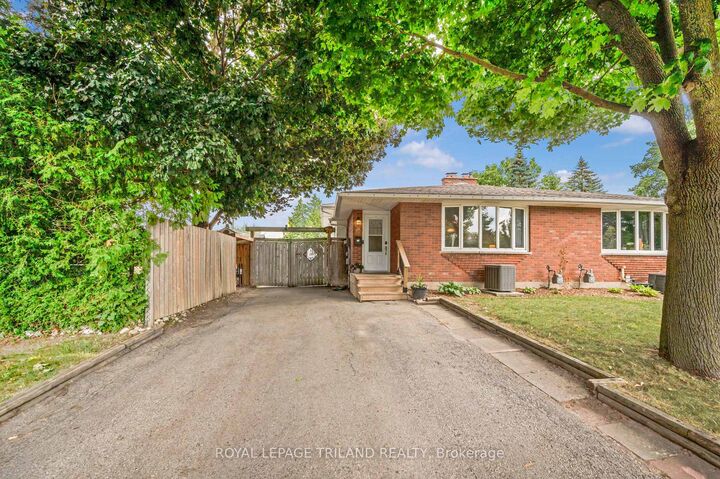 Property Photo:  73 Genevive Place  ON N5Y 4X2 