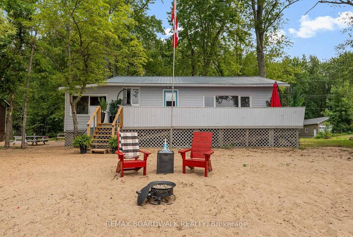 Property Photo:  391 Leavoy Lane  ON K7V 3Z8 