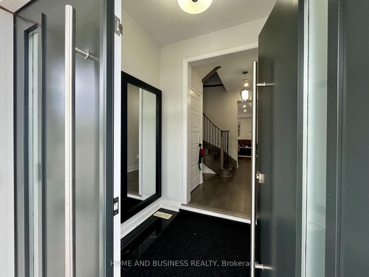 Property Photo:  152 Marvin Avenue  ON L6H 0Z7 