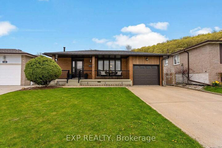 Property Photo:  142 Marcella Crescent  ON L8K 6G3 