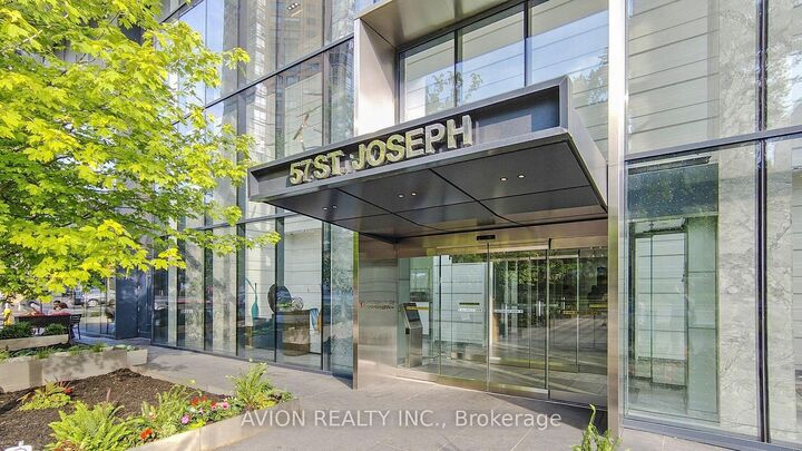 Property Photo:  57 St Joseph Street Masterbdrm 819  ON M5S 0C5 