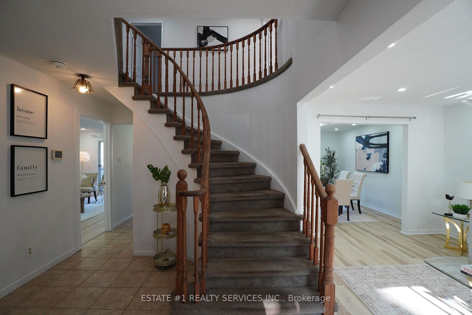 Property Photo: 35 Golden Meadow Drive ON N2N 2L9
