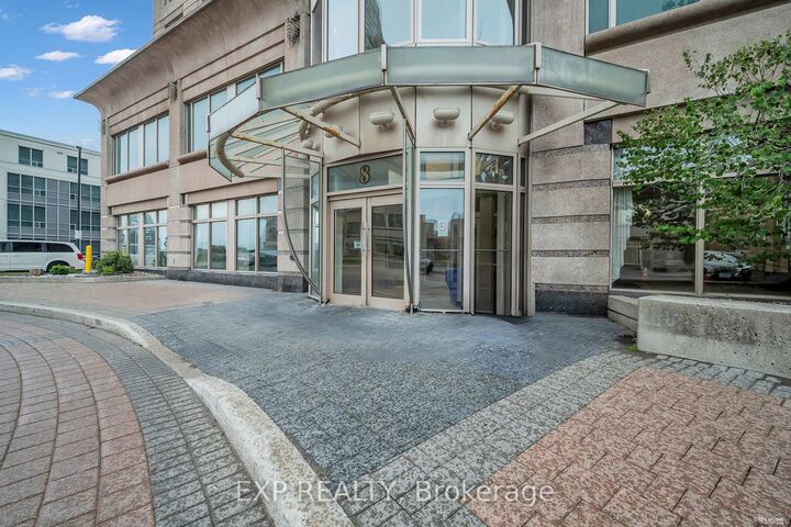 Property Photo:  8 Lee Centre Drive N 1016  ON M1H 3H8 
