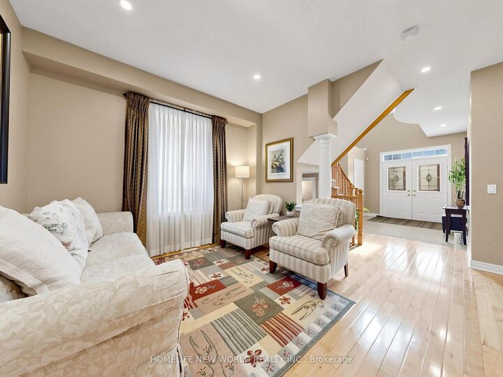 Property Photo: 37 Timbercreek Court ON M1W 4A1