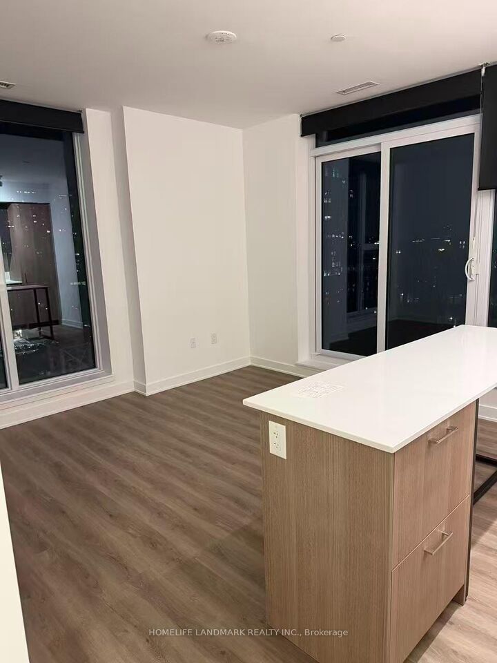 Property Photo:  30 Dreamers Way 1030  ON M5A 0Y7 