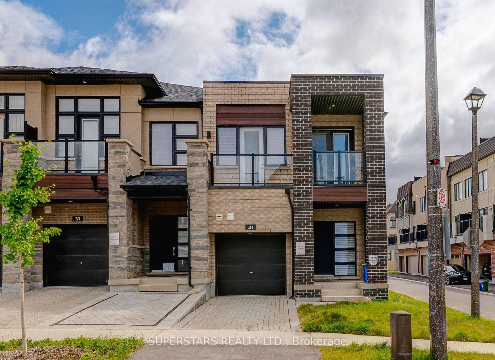 Property Photo:  31 Harvey Bunker Crescent  ON L6C 3K3 