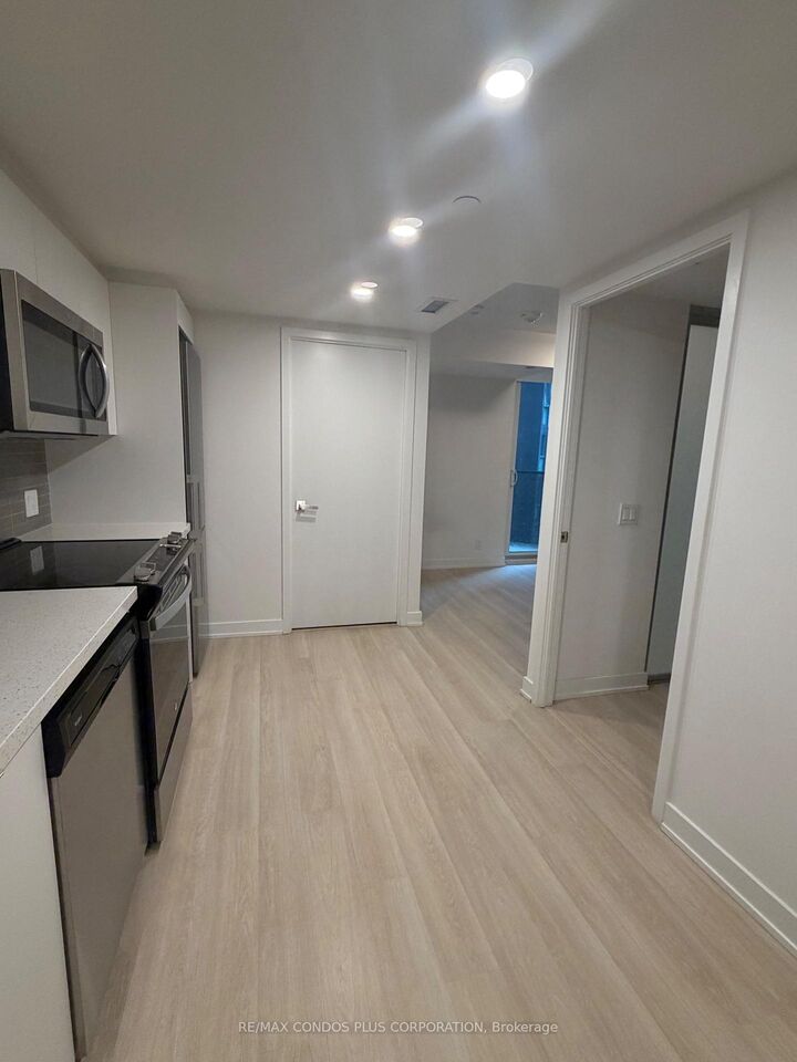Property Photo:  30 Tretti Way 301  ON M3H 0E3 