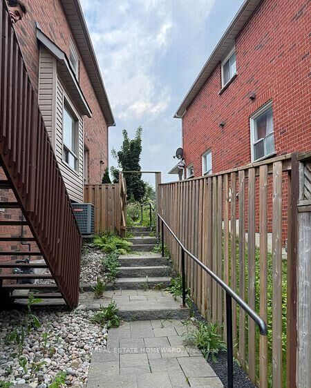 Property Photo:  121 Primeau Drive W/O  ON L4G 6Z6 