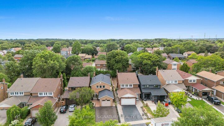 Property Photo:  4194 Trellis Crescent  ON L7L 2M2 