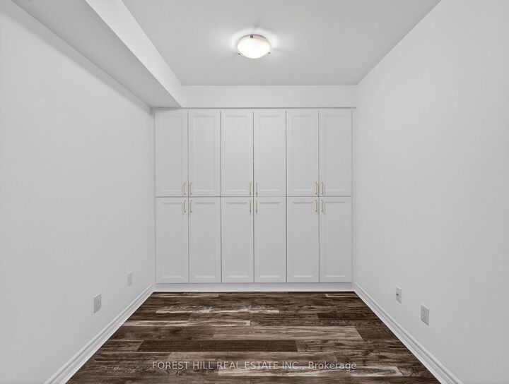 Property Photo:  35 Saranac Boulevard 224  ON M6A 2G4 