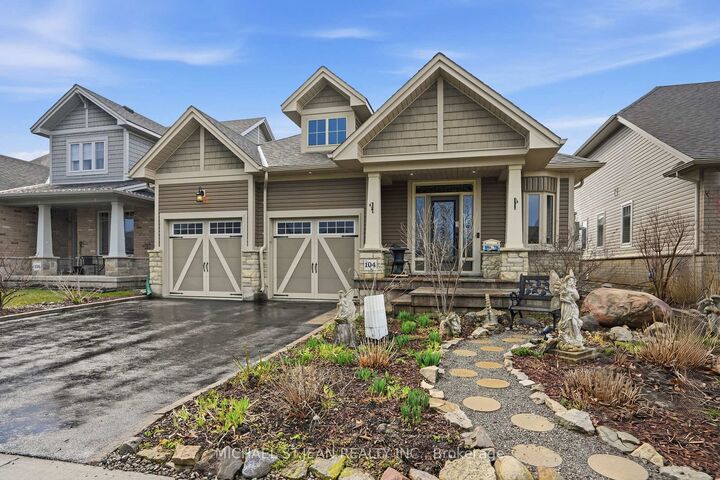 Property Photo: 104 Anastasia Boulevard ON L0R 2A0