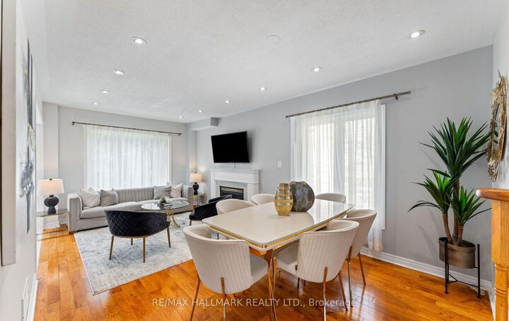 Property Photo: 17 Rushingbrook Drive ON L4S 1W6
