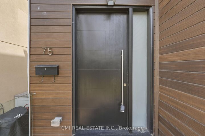 Property Photo:  75 Kenilworth Avenue  ON M4L 3S4 