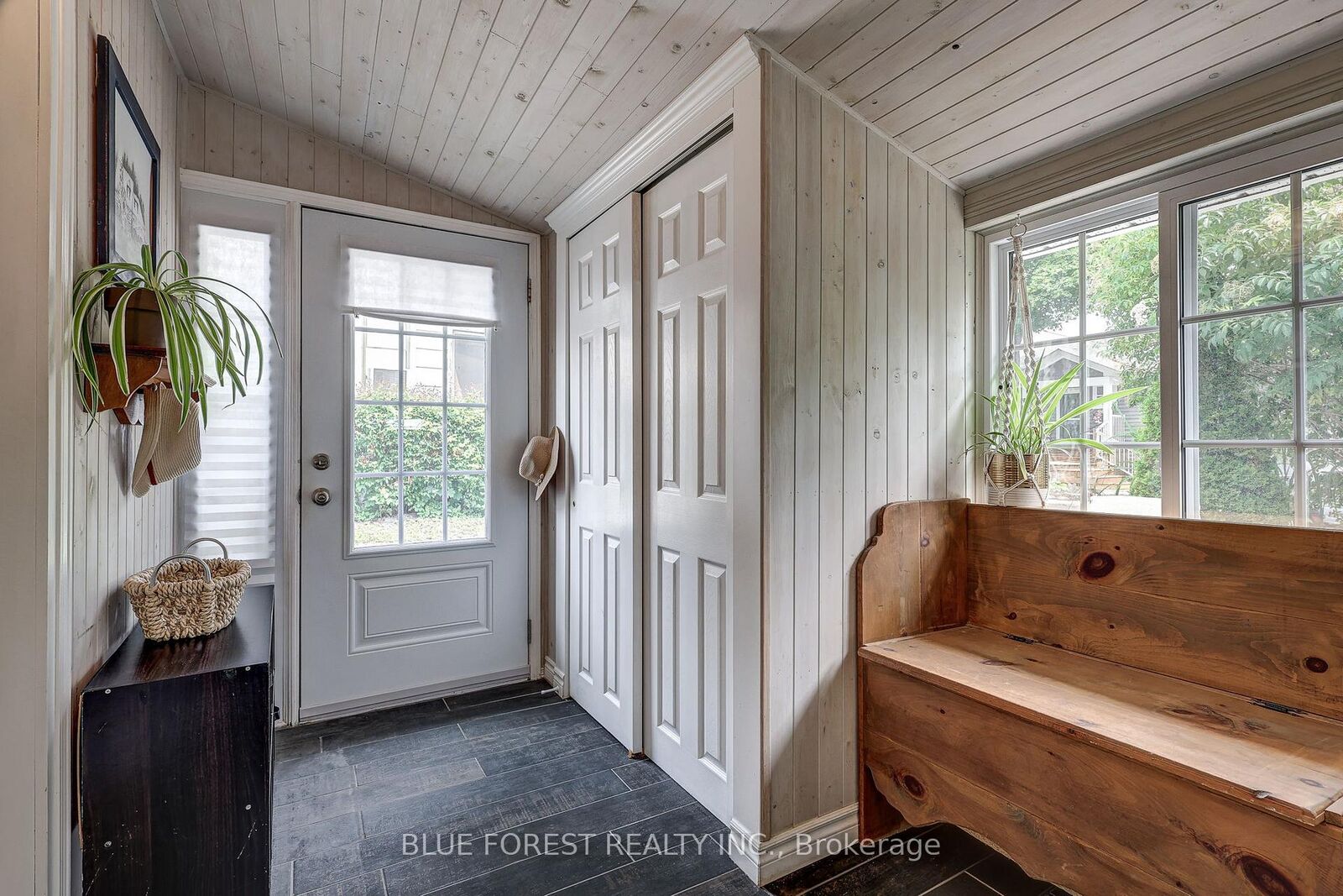 Property Photo: 192 Mitchell Street ON N5L 1H1