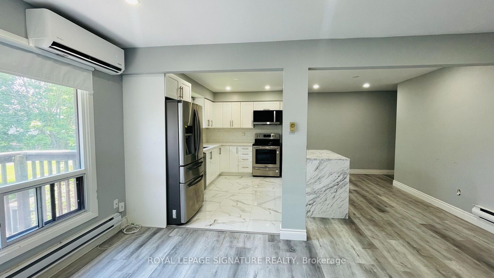Property Photo:  1100 Oxford Street 75 (Upper)  ON L1J 6G4 
