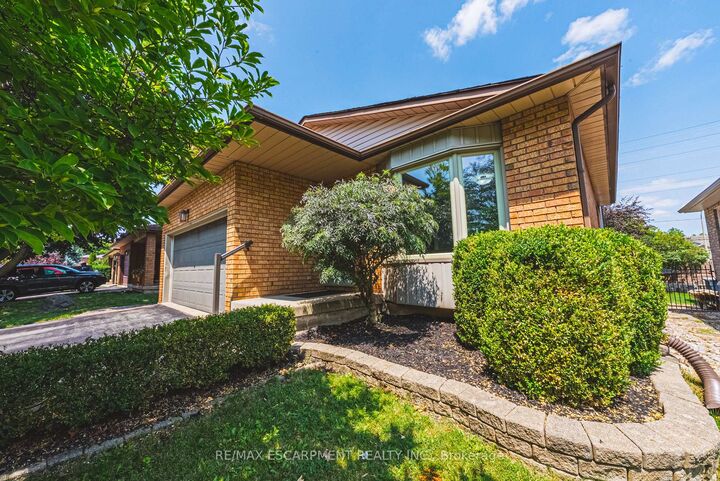 Property Photo:  2206 Donald Road  ON L7M 3R9 