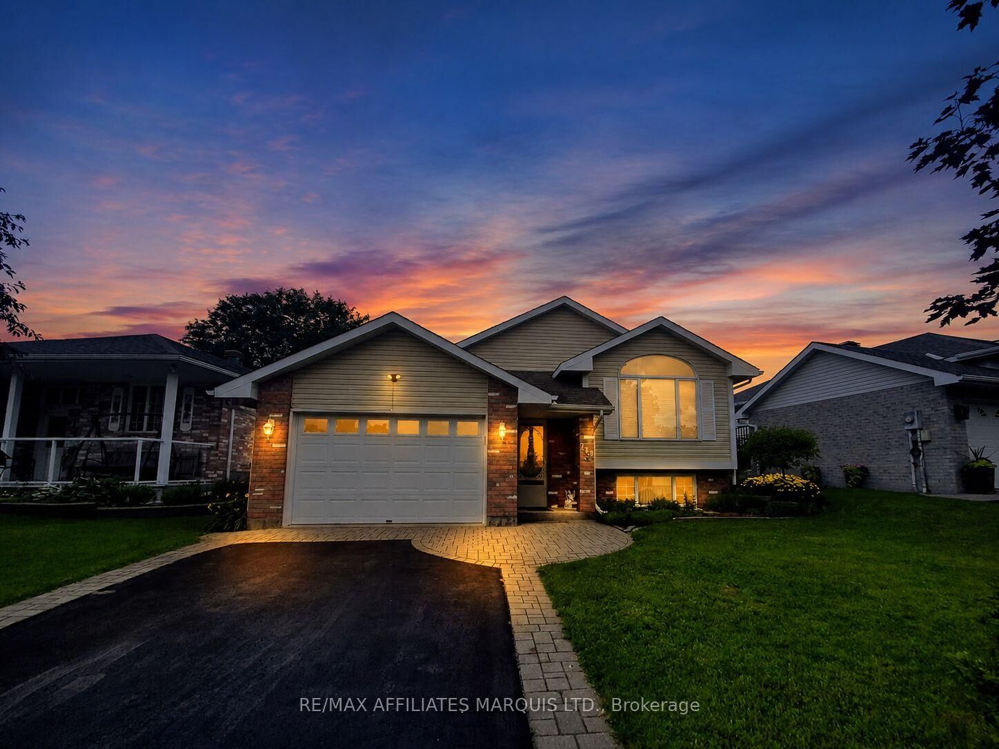 Property Photo:  248 Northwoods Crescent  ON K6H 7K3 