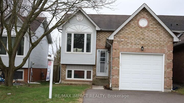 Property Photo:  11 Fenwick Avenue  ON L1C 4R6 