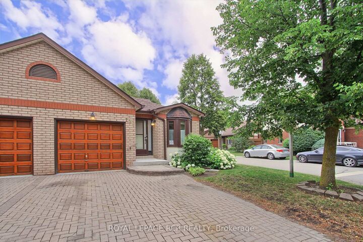 Photo de la propriété: 121 Green Briar Road 16 ON L9R 1S5