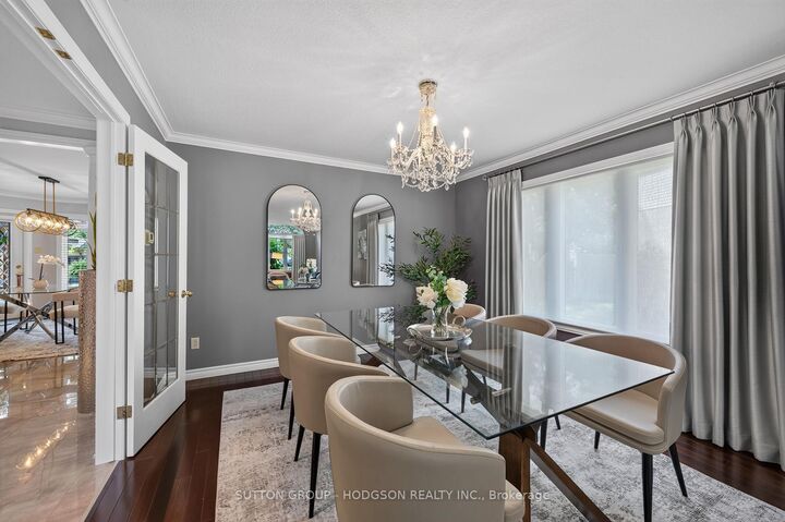 Property Photo:  103 Carriage Hill Drive  ON N5X 3W7 