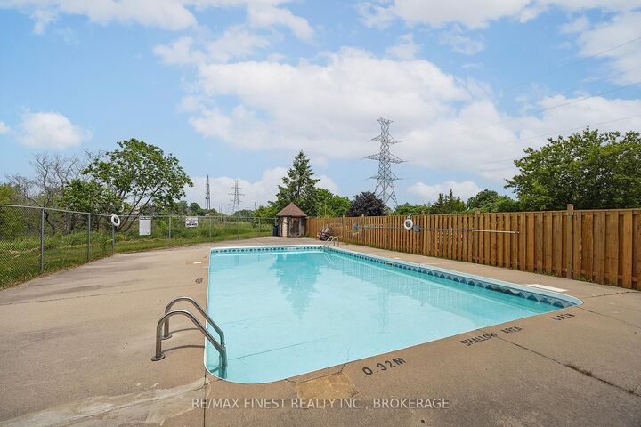 Property Photo: 745 Davis Drive 610 ON K7M 8J4