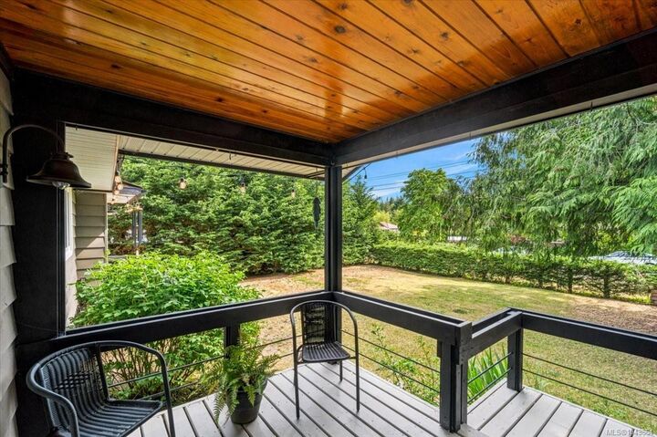 Property Photo: 381 Dunsmuir Rd BC V9K 2A1