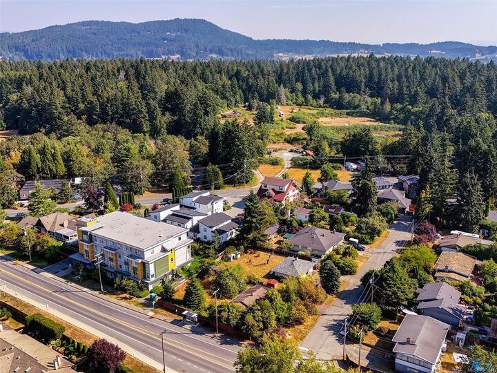 Property Photo: 1170 Dignan Rd BC V8M 1H4