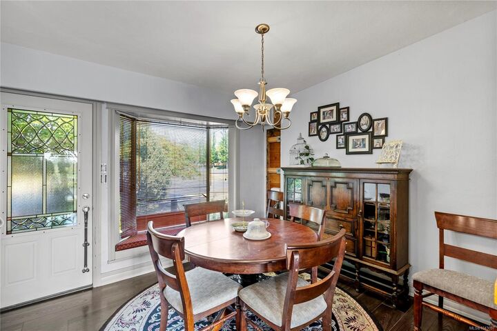 Property Photo: 396 Wisteria St BC V9P 1C6