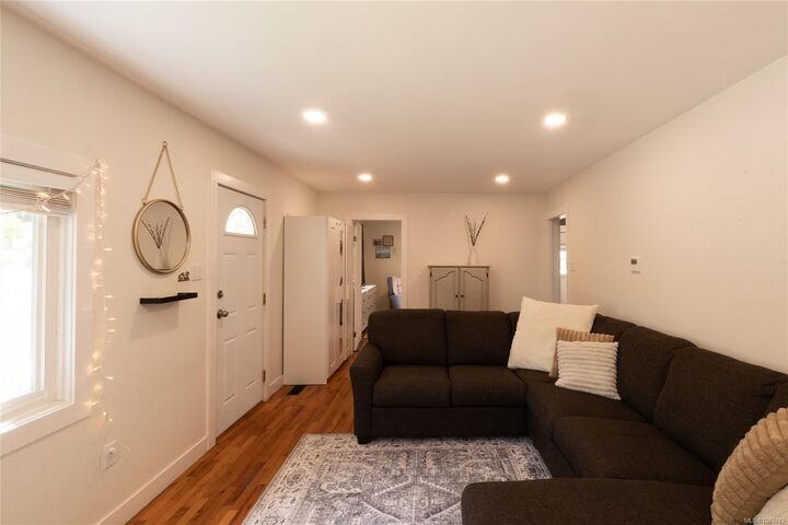 Property Photo: 5933 Deuchars Dr BC V9L 1L5