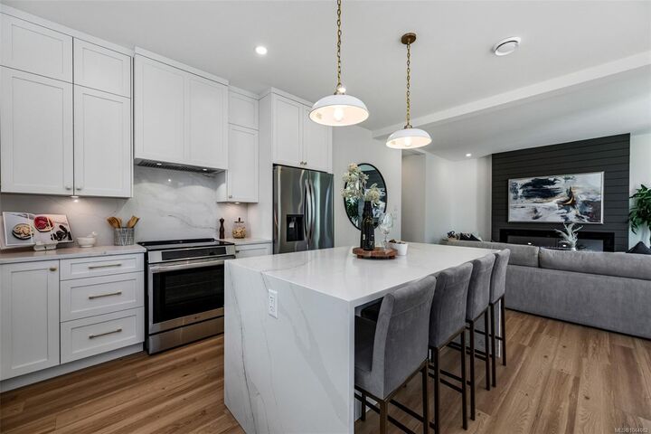 Property Photo: 654 Wisteria Ridge BC V9B 3N4
