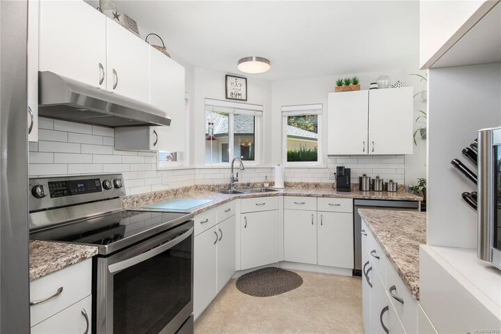 Property Photo: 396 Harrogate Rd #33 BC V9W 1W2