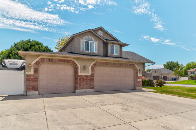 Property Photo: 1661 W 1950 S UT 84075
