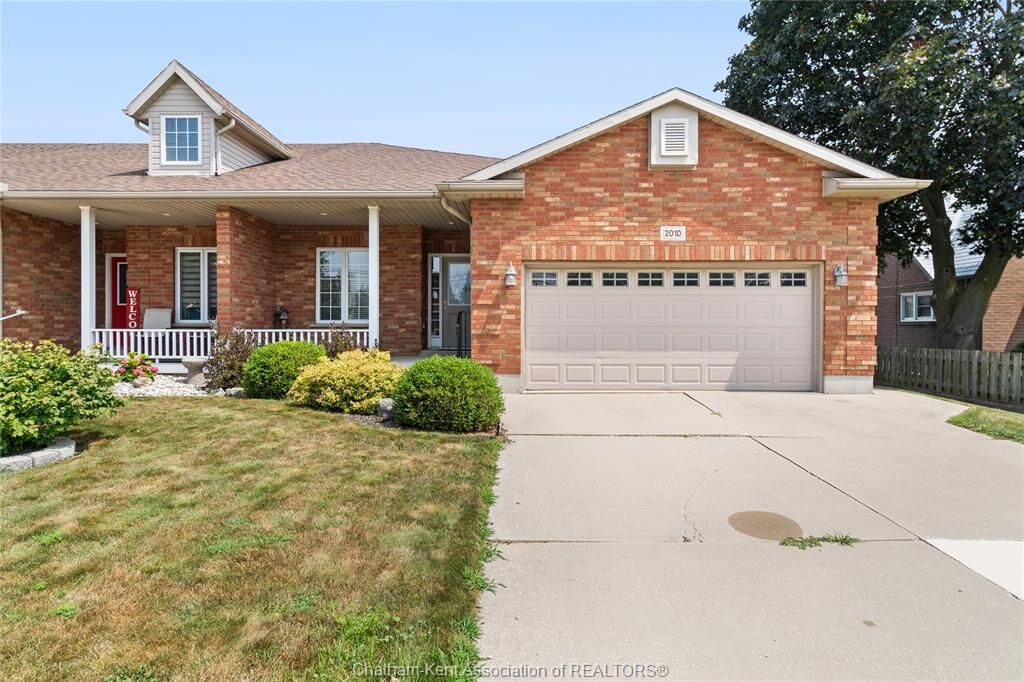 Property Photo:  201 Chatham Street South D  ON N0P 1A0 