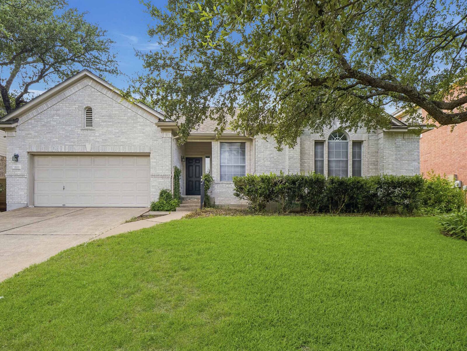 Property Photo: 7120 Gentle Oak Drive TX 78749