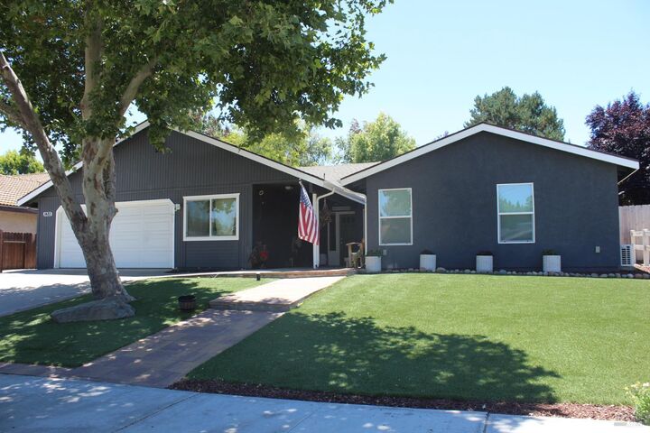 Property Photo: 1485 Godell Street CA 93465