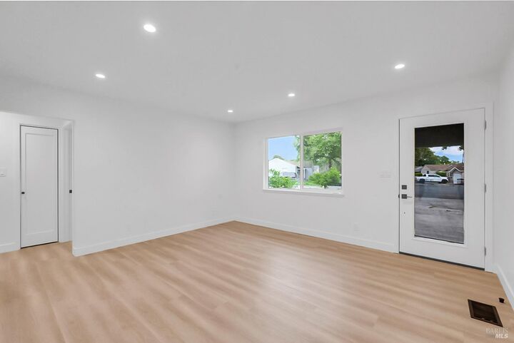 Property Photo:  100 Ross Street  CA 94591 