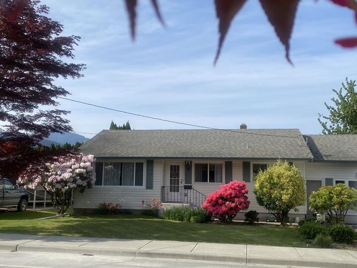46439 Strathcona Road — photo 1